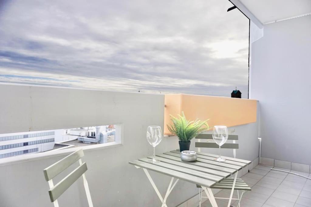 Neu Modernes Apartment In Top Lage, Free Parking Max 1,65M Hoehe Und 1,8M Breite Karlsruhe Exterior photo