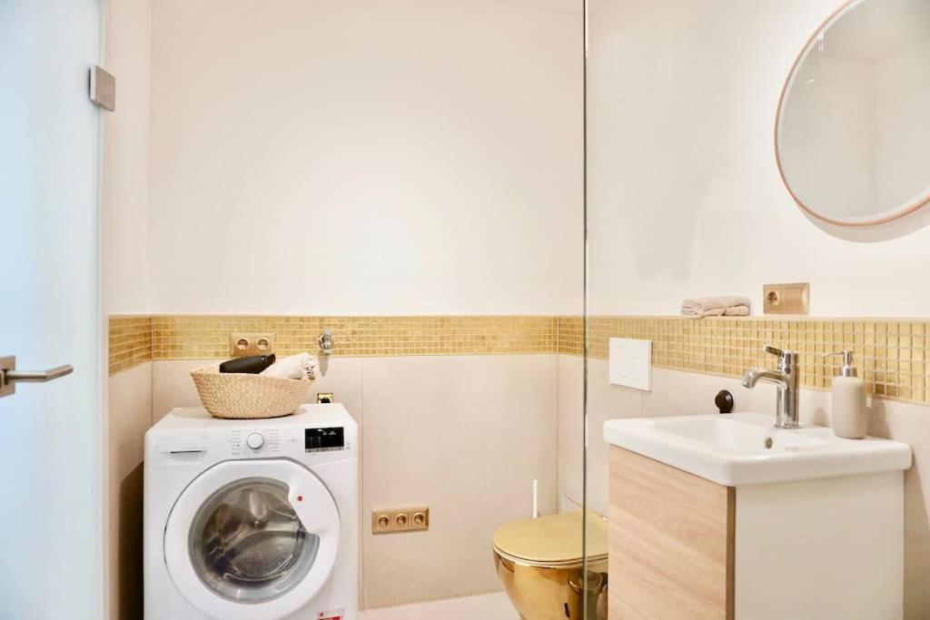 Neu Modernes Apartment In Top Lage, Free Parking Max 1,65M Hoehe Und 1,8M Breite Karlsruhe Exterior photo