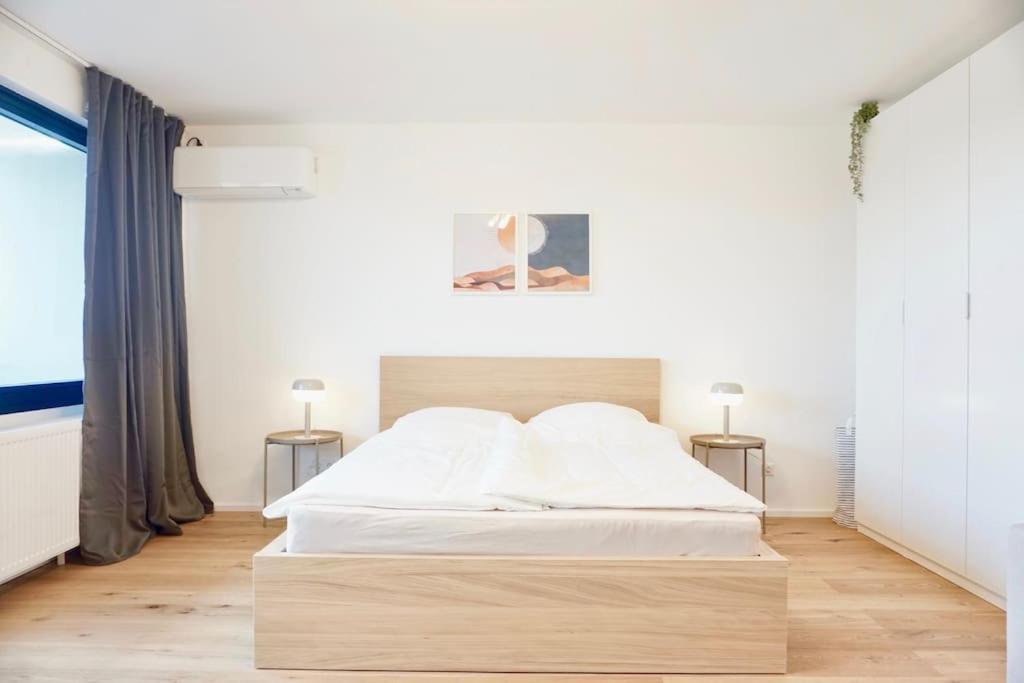 Neu Modernes Apartment In Top Lage, Free Parking Max 1,65M Hoehe Und 1,8M Breite Karlsruhe Exterior photo