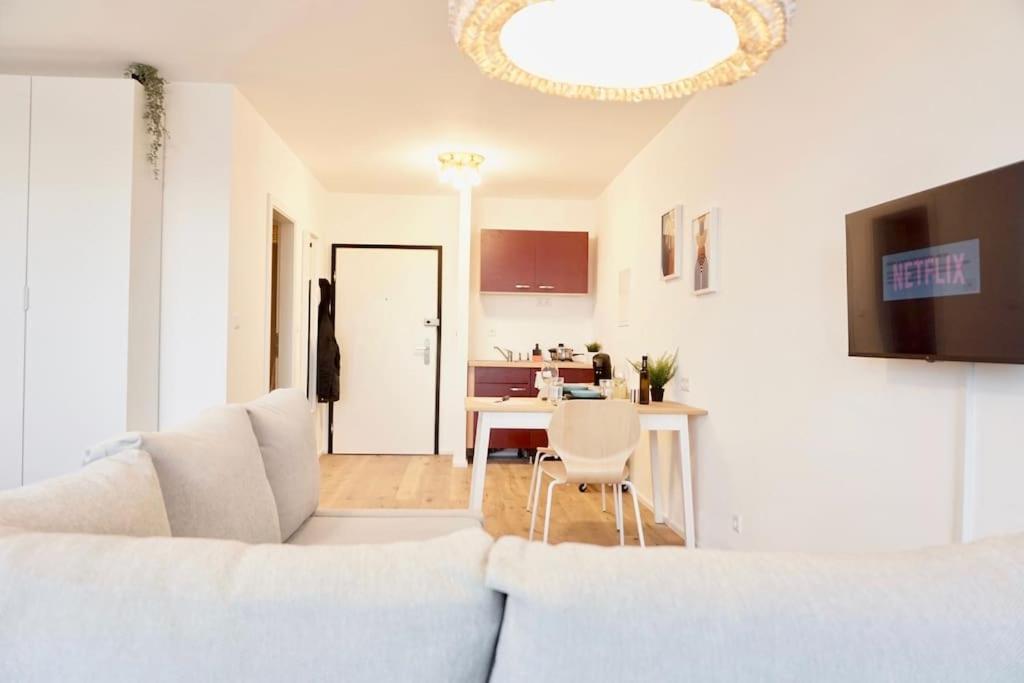 Neu Modernes Apartment In Top Lage, Free Parking Max 1,65M Hoehe Und 1,8M Breite Karlsruhe Exterior photo