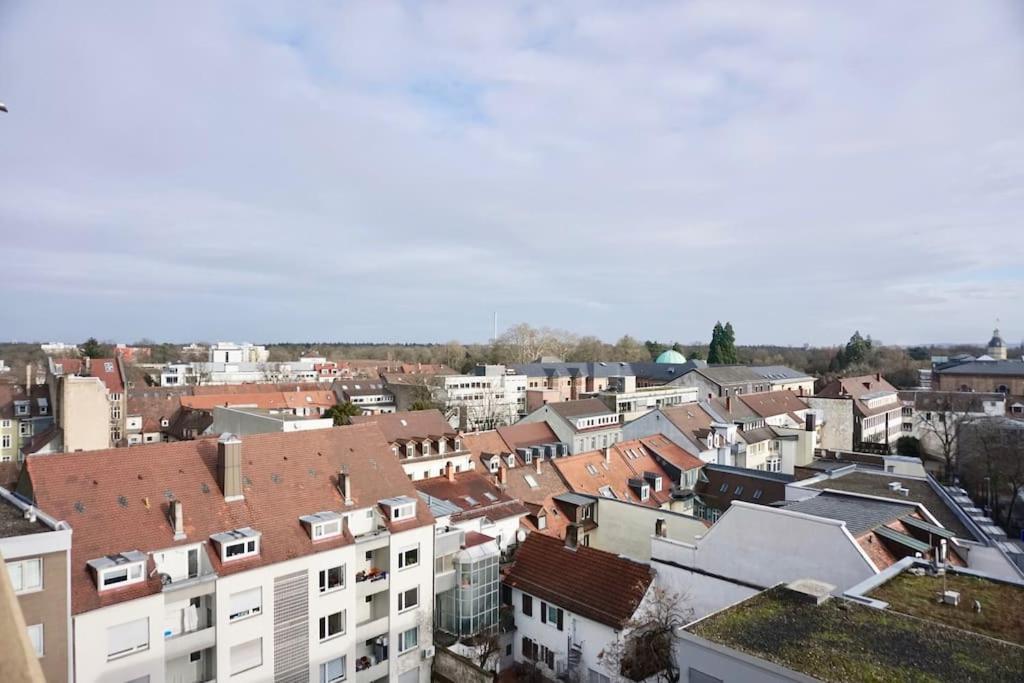 Neu Modernes Apartment In Top Lage, Free Parking Max 1,65M Hoehe Und 1,8M Breite Karlsruhe Exterior photo